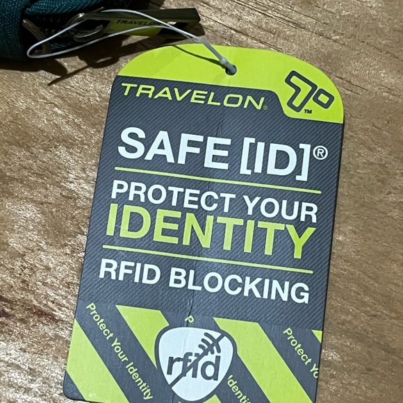 Travelon Anti-theft bifold wallet NWT - Picture 6 of 6